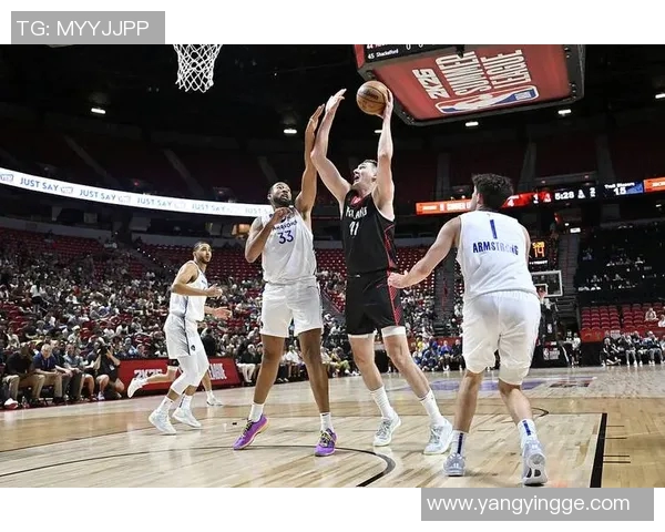 杨瀚森2分2帽1板库里35分开拓者8人上双大胜勇士 杨瀚森2分2帽1板库里35分开拓者8人上双大胜勇士